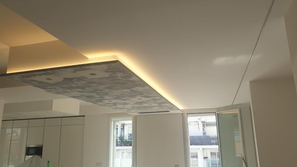 Controsoffitto decorativo con illuminazione LED incassata